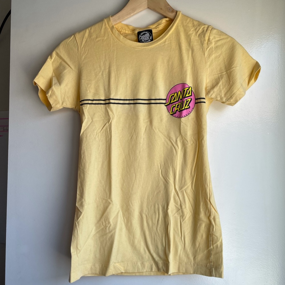 Santa Cruz women’s t-shirt 💛